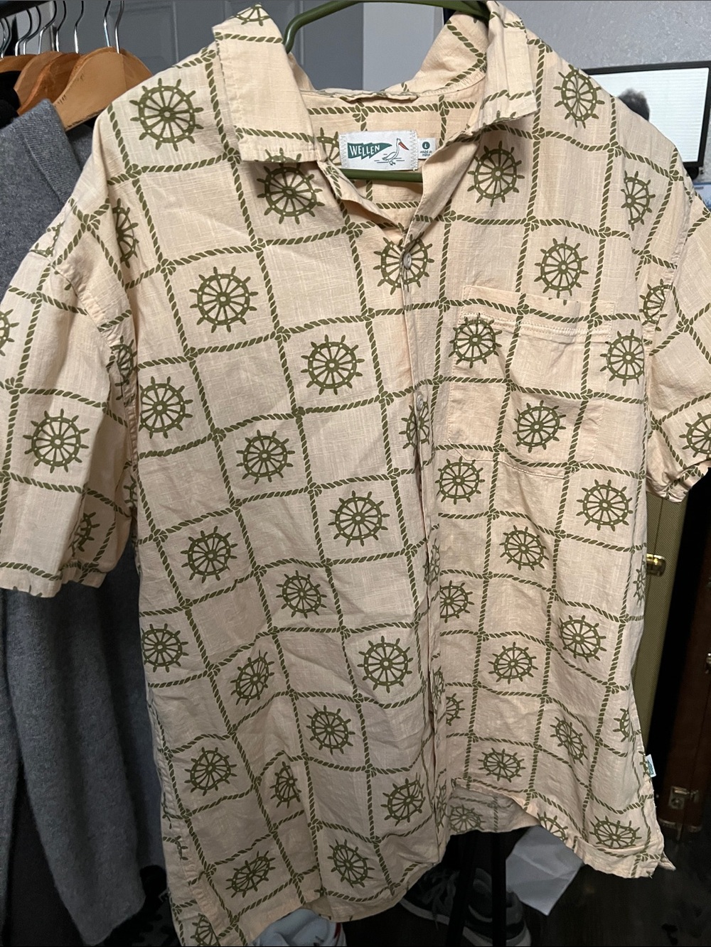 Wellen Beige Short Sleeve Button-Down Shirt with Olive Nautical Print